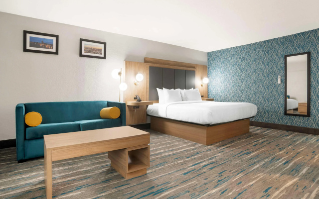 Best Western Plus Mobile Inn & Suites
