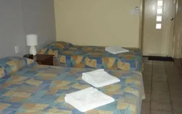 Gladstone Village Motel