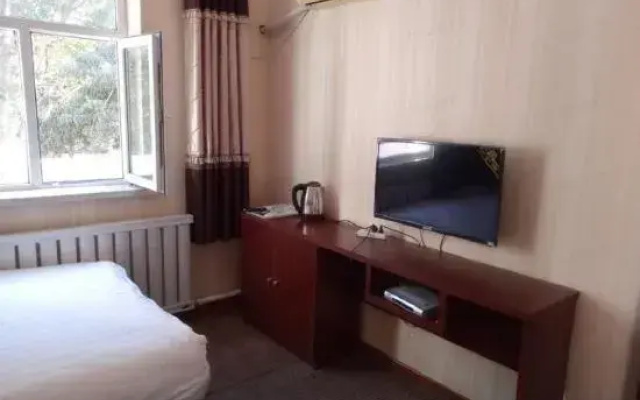 Urumqi West Road Hotel
