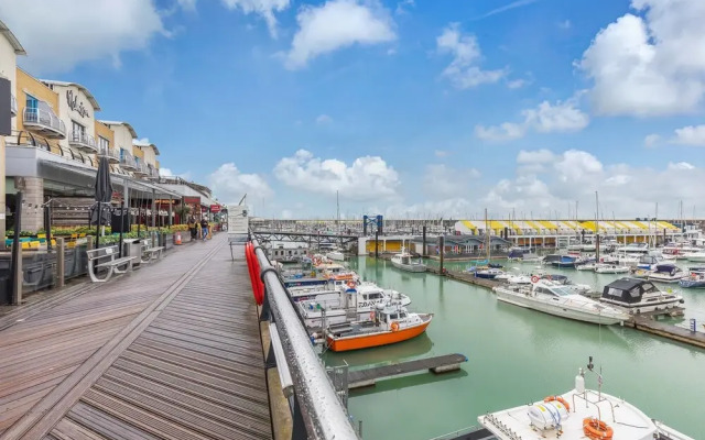 On the Water 3 with Free Parking | By My Getaways