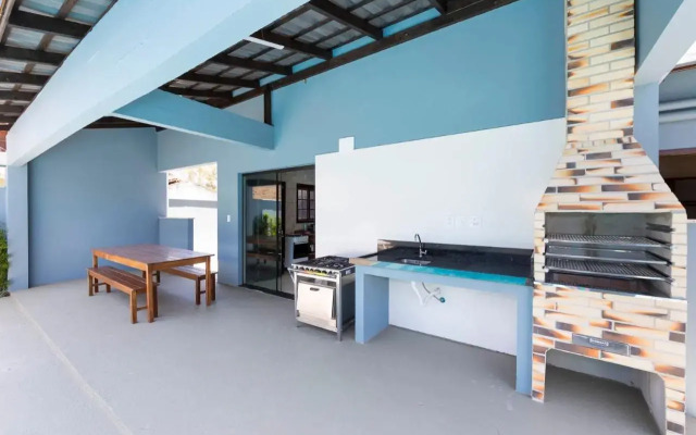 Casa Patta - 05 dormitórios, com piscina.