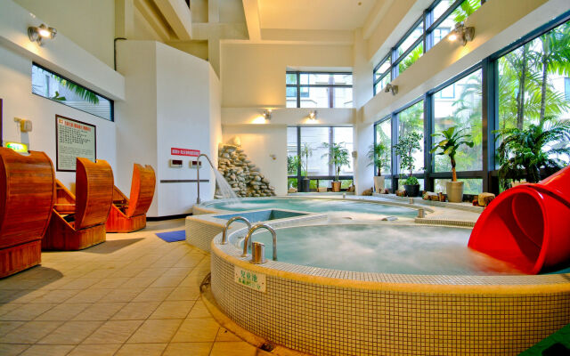 F Hotel Tainan
