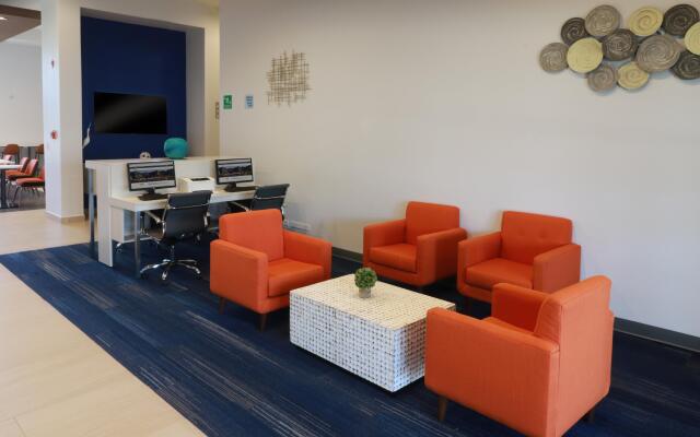 Holiday Inn Express And Suites Ensenada Centro by IHG