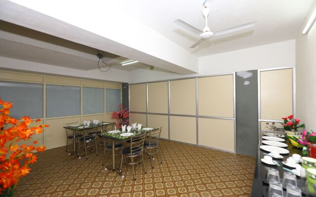 Olive Castles Inn by OYO Rooms