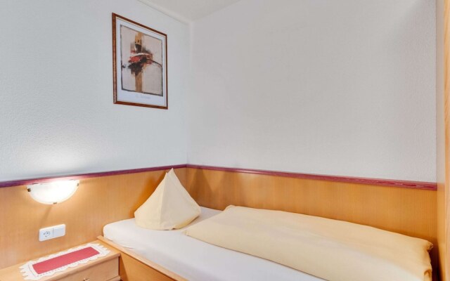 Quaint Apartment in Hainzenberg near Horbergbahn