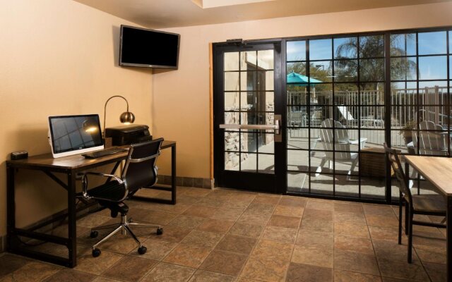 Red Lion Inn & Suites Goodyear Phoenix