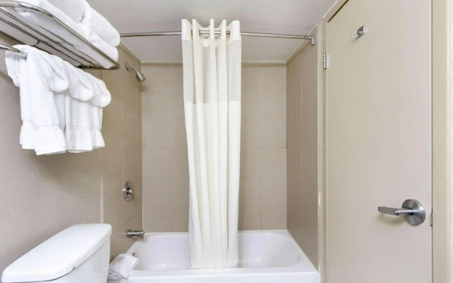 Clarion Hotel