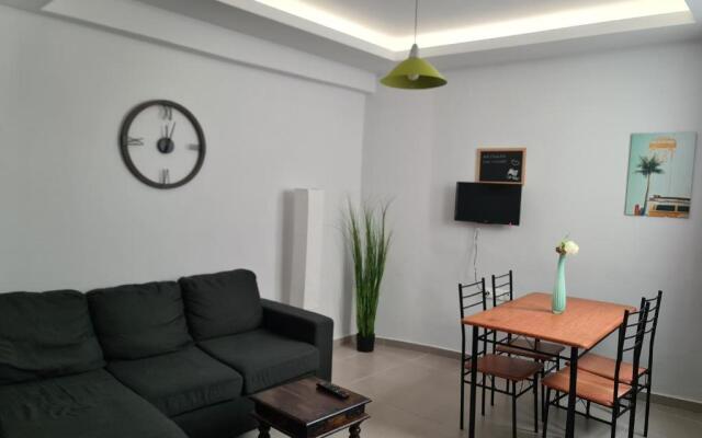 Comfy apartment for 6 people in Heraklion