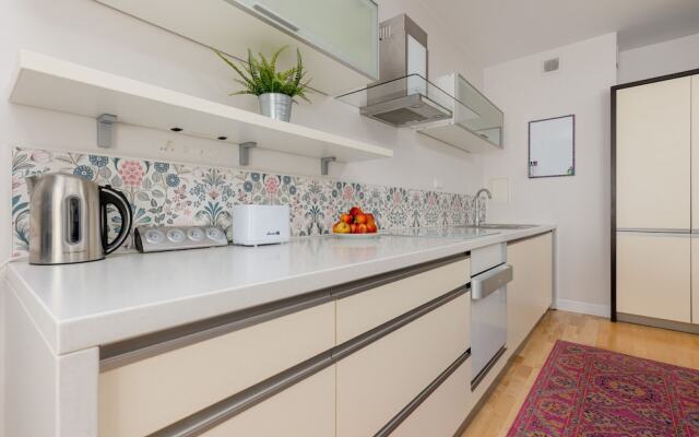 Apartment for 3 Guests Warsaw by Renters
