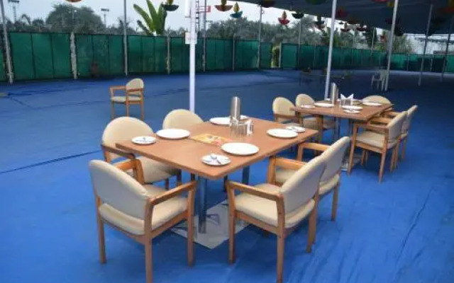 Hotel Om Palace And Party Plot