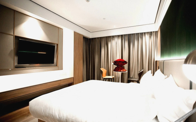 Miya Hotel ( Xiangyang Wuzhou International)