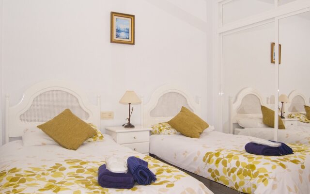 Spacious 2 Bed Apartment in Calahonda