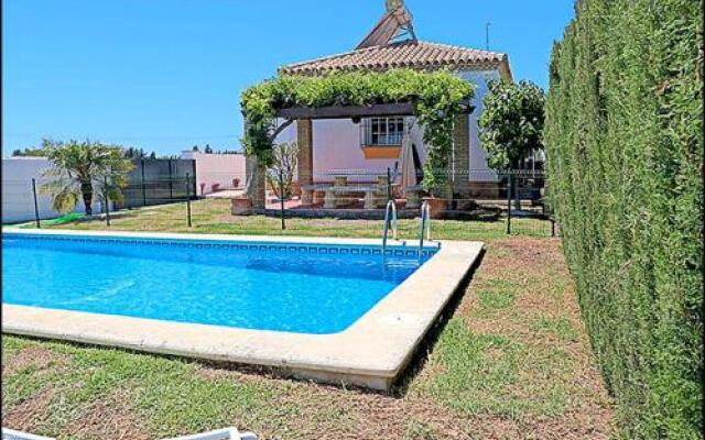 Bungalow Ramos II, con piscina compartida