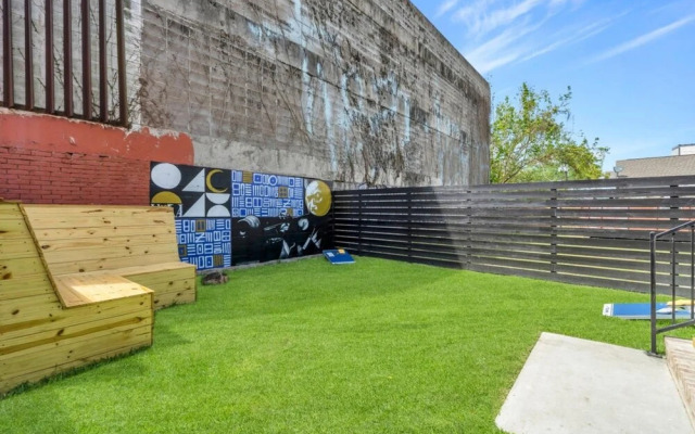 Modern Mid-city Maison