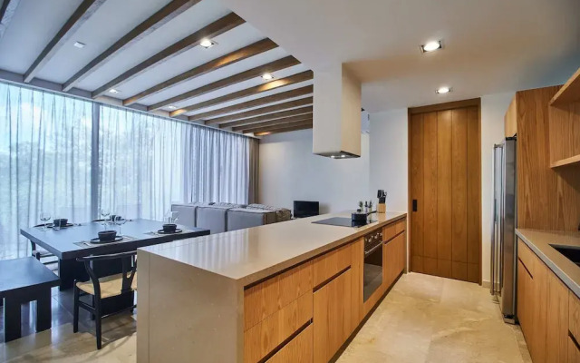 Pure Condos 302 By Lockey