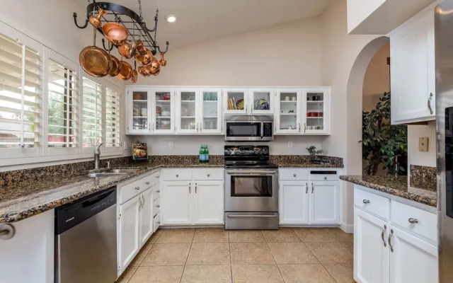 Casa Willow 4 Bedroom Home by RedAwning
