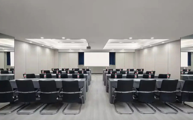 Microtel by Wyndham Kunming Guandu