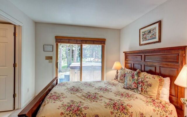 Pine Creek Lodge by RedAwning