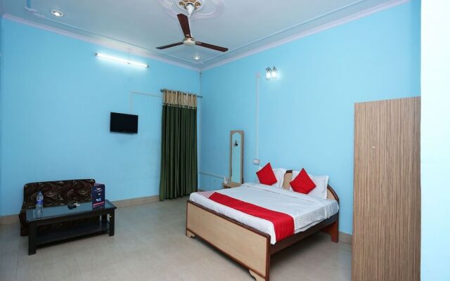 OYO 15492 Hotel Dolly
