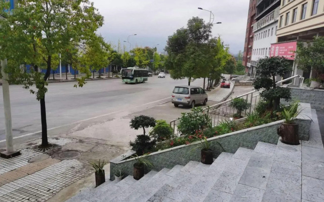 Aeston Hotel