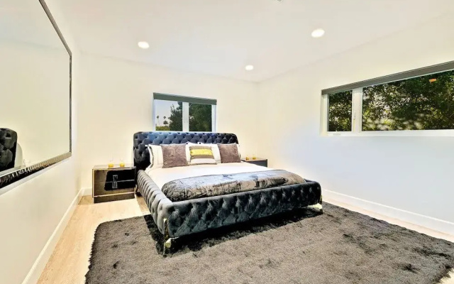 Beverly Hills Luxury Modern Palace