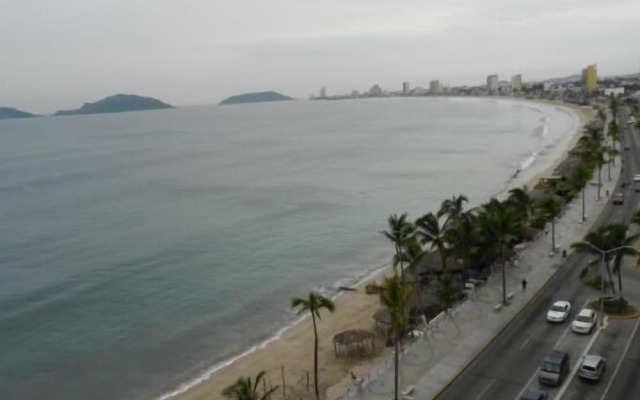 Condo Ari 620 by Villas HK28