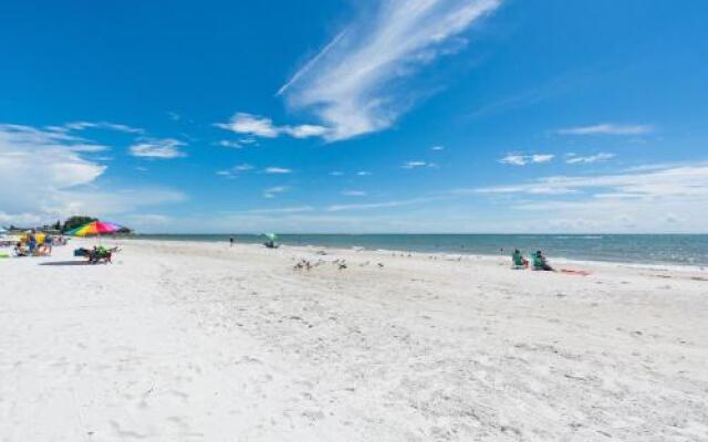 200 Beach Place Condos