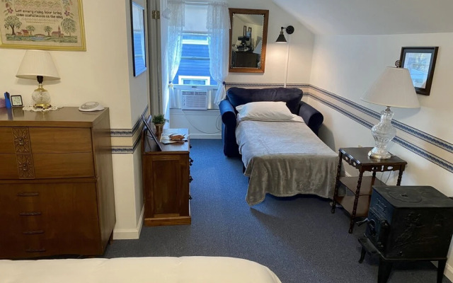 Family Farmhouse Inn
