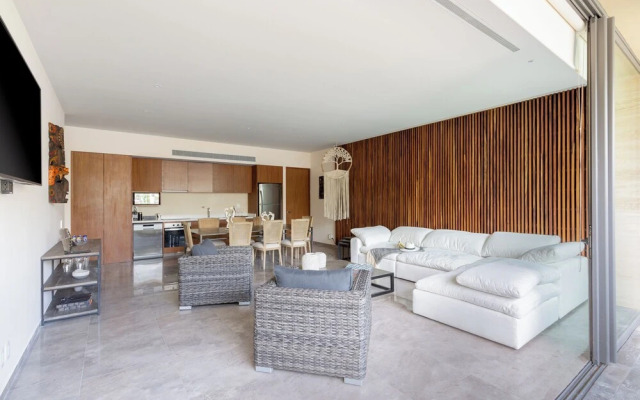 Luxury 2Bed MT D104 By Sandy Powerful