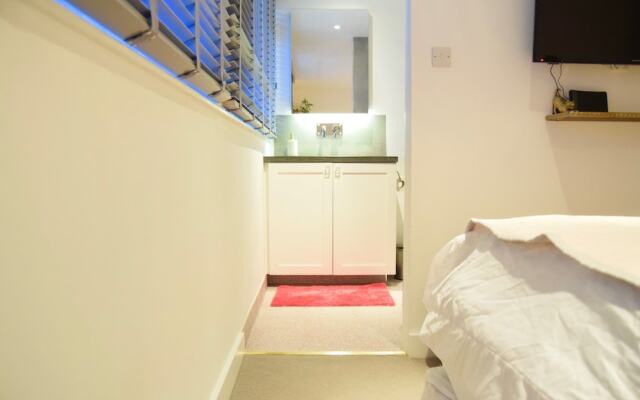 Stunning Battersea Home 1 Bedroom With Garden