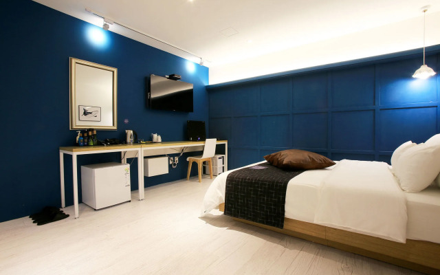 Hotel with you