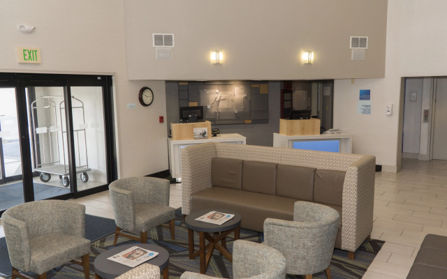 Holiday Inn Express Hotel & Suites Madison by IHG