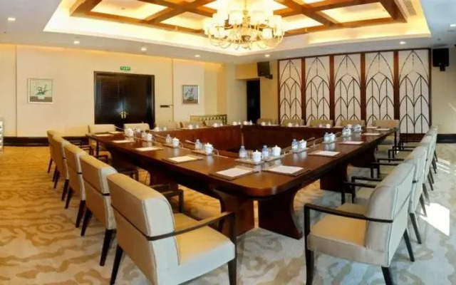 Beihai Guanling Resort Hotel