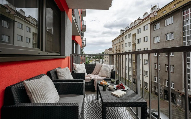 Bright Apartment in Nusle by Prague Days