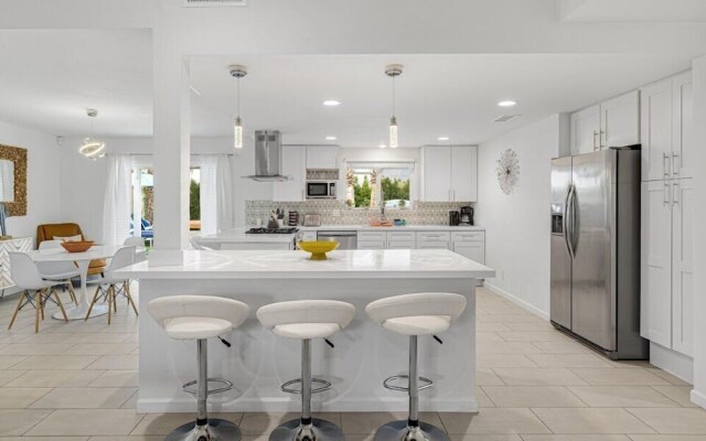 Elston Manor