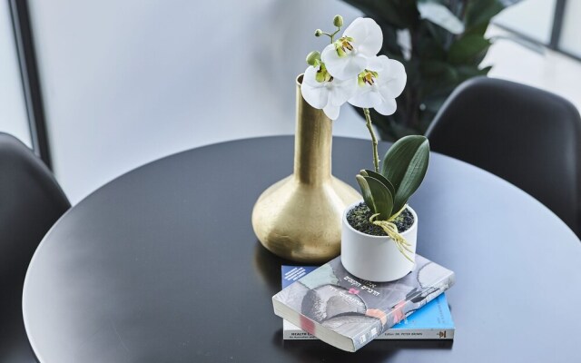 The Marc 201: A Splash of Emerald - Rejuvenate stays