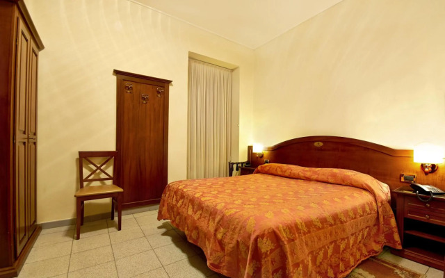 Pavone Hotel 