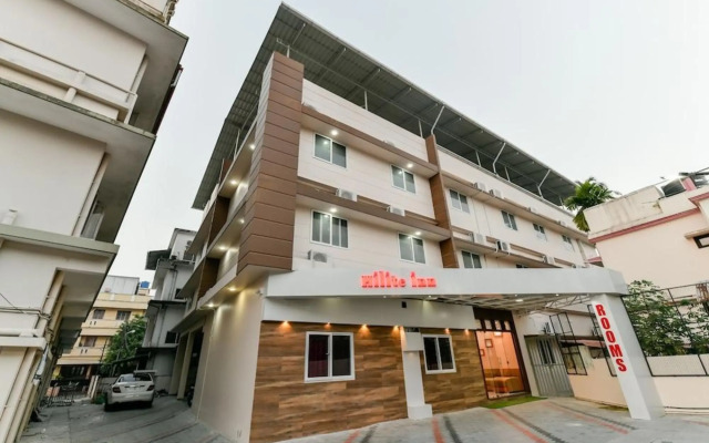 OYO 24373 Hilite Inn