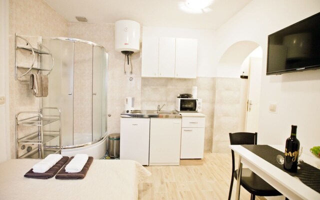 Vukovarska studio apartment