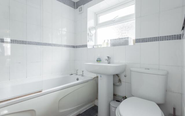 Lovely 3 bed house close to central