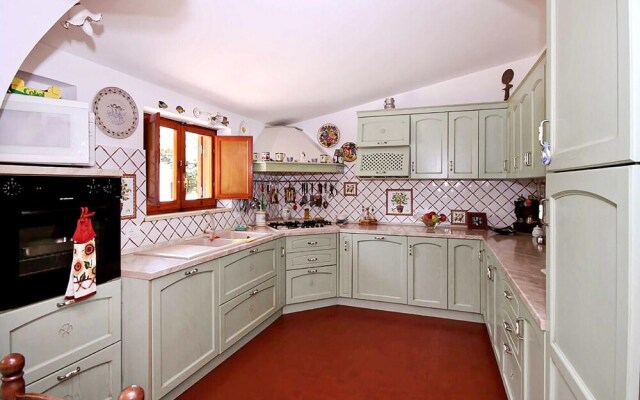 Stunning Home in Ardea With 4 Bedrooms and Wifi