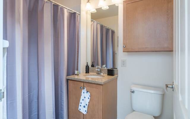 Home Away Apartments at Washington Blvd.