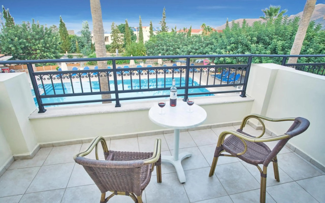 Dionysos Apartments and Studios