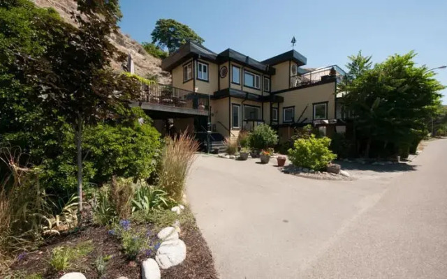 Poplar Point Lakeview Home