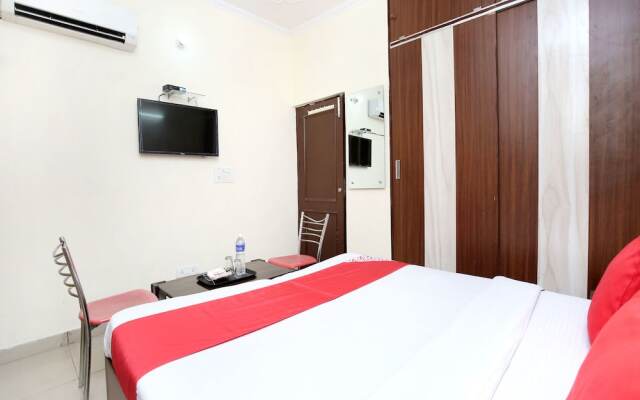OYO 15644 Hotel Karma