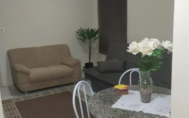 Apto 2 quartos, cond fechado, com vaga, quarto andar
