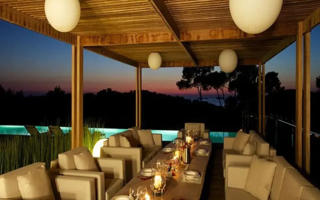 Gorgeous Villa With Views