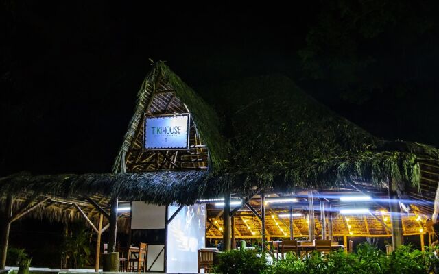 Green9 Hotel & Beach Resort Same