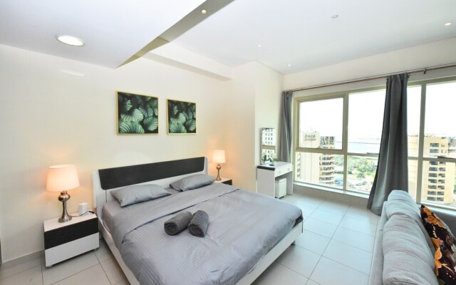 Jamie -Sea view STUDIO in Dubai Marina