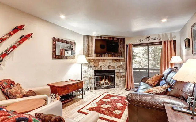 1001 Grandview C14 by RedAwning